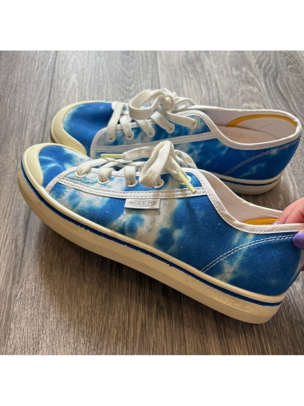 Keen Elsa Blue & White Tie Dye Sneakers Size 8.5
